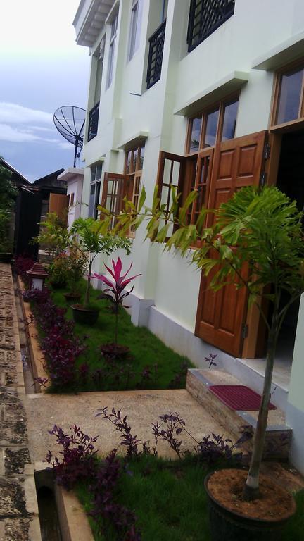 Cassiopeia Hotel Nyaung Shwe Exterior photo