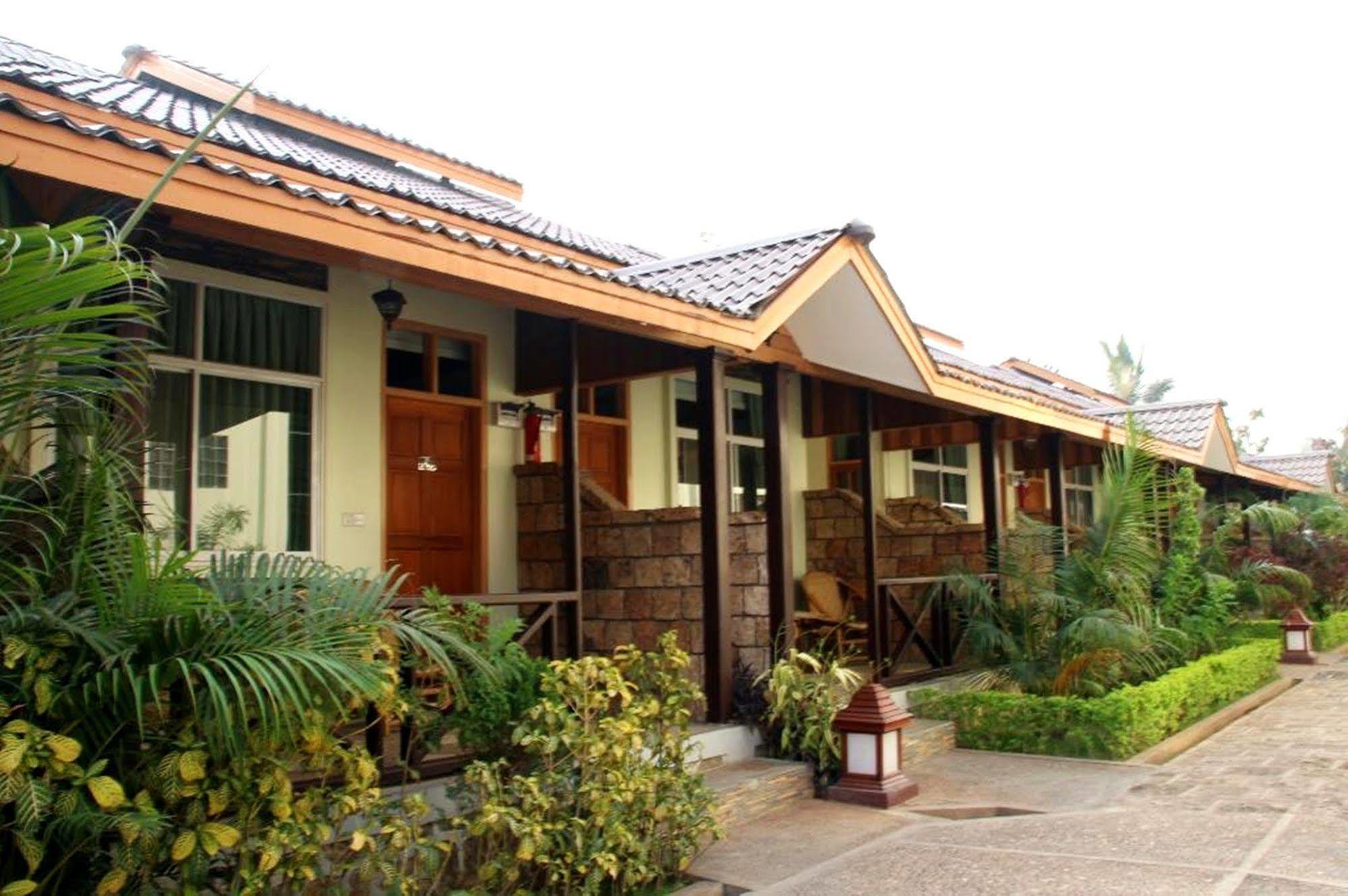 Cassiopeia Hotel Nyaung Shwe Exterior photo
