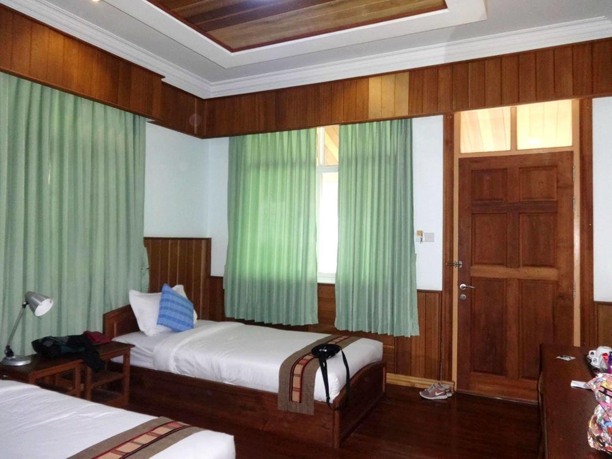 Cassiopeia Hotel Nyaung Shwe Exterior photo