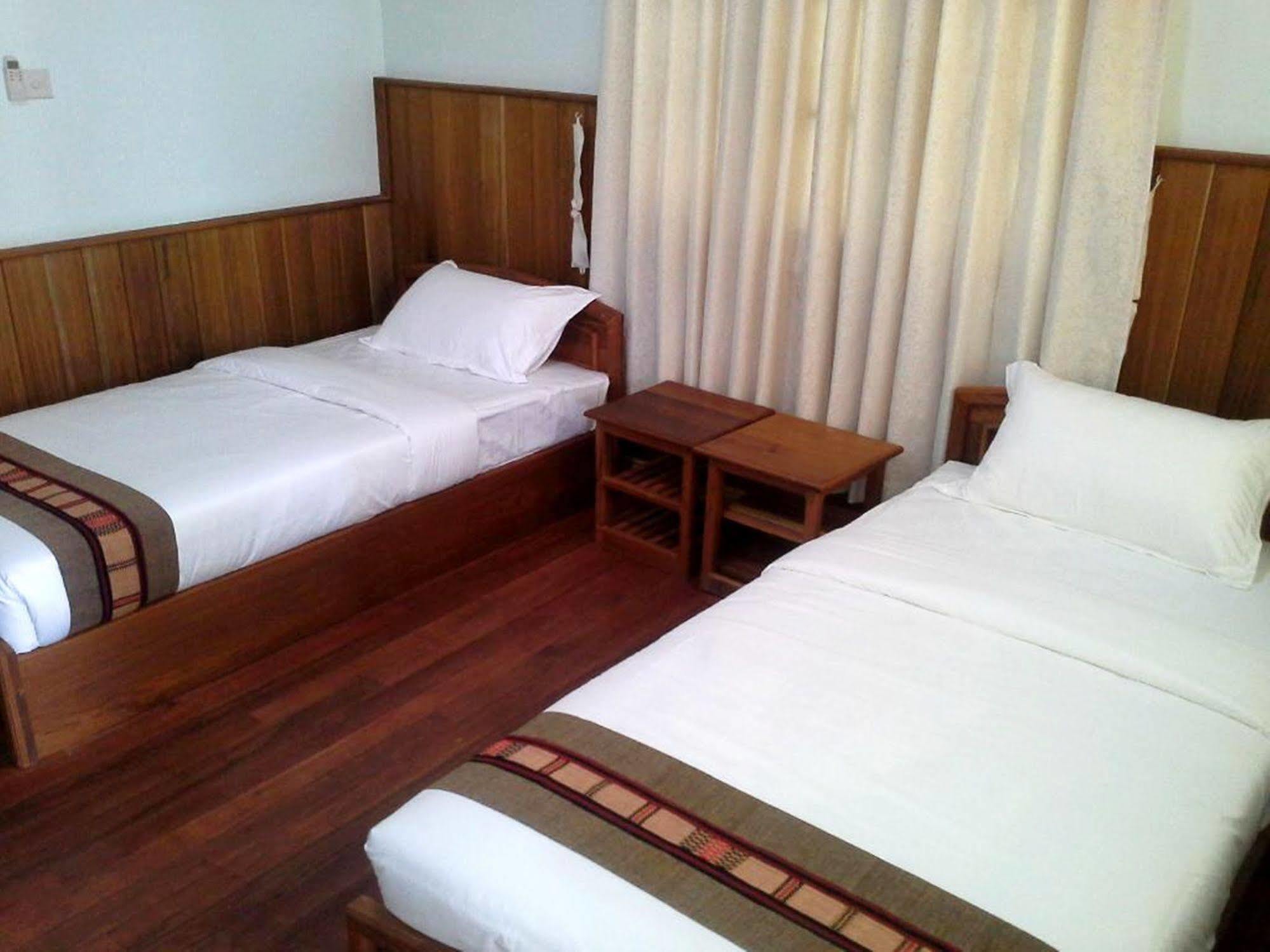 Cassiopeia Hotel Nyaung Shwe Exterior photo