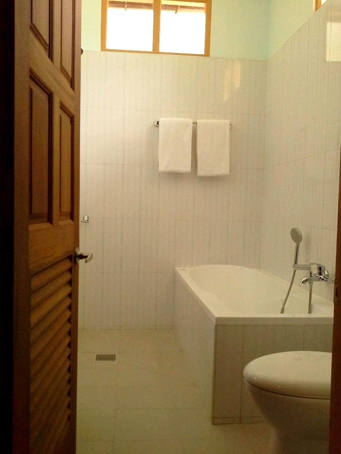 Cassiopeia Hotel Nyaung Shwe Exterior photo